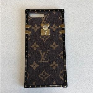 iPhone 8 Plus fashion case.